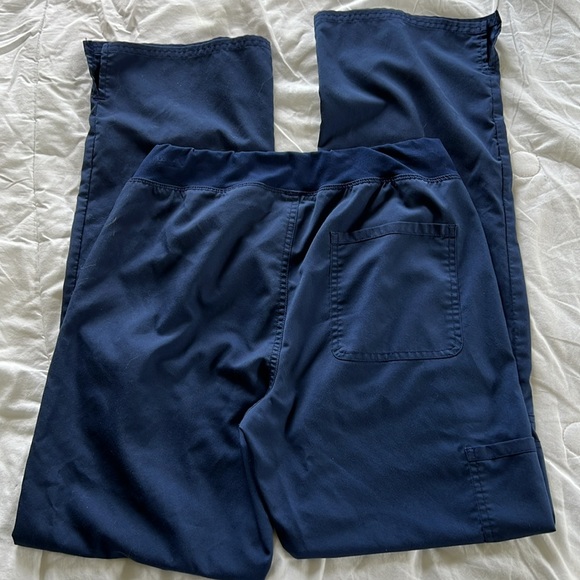 Cherokee Women’s navy scrubs - Picture 6 of 6